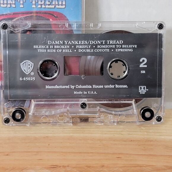 VINTAGE CASSETTE Damn Yankees: Don't Tread - 1992 - Picture 3 of 5